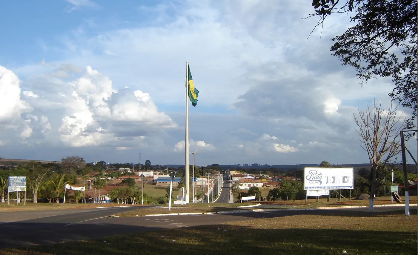 Portal de entrada da cidade de Pratânia, São Paulo